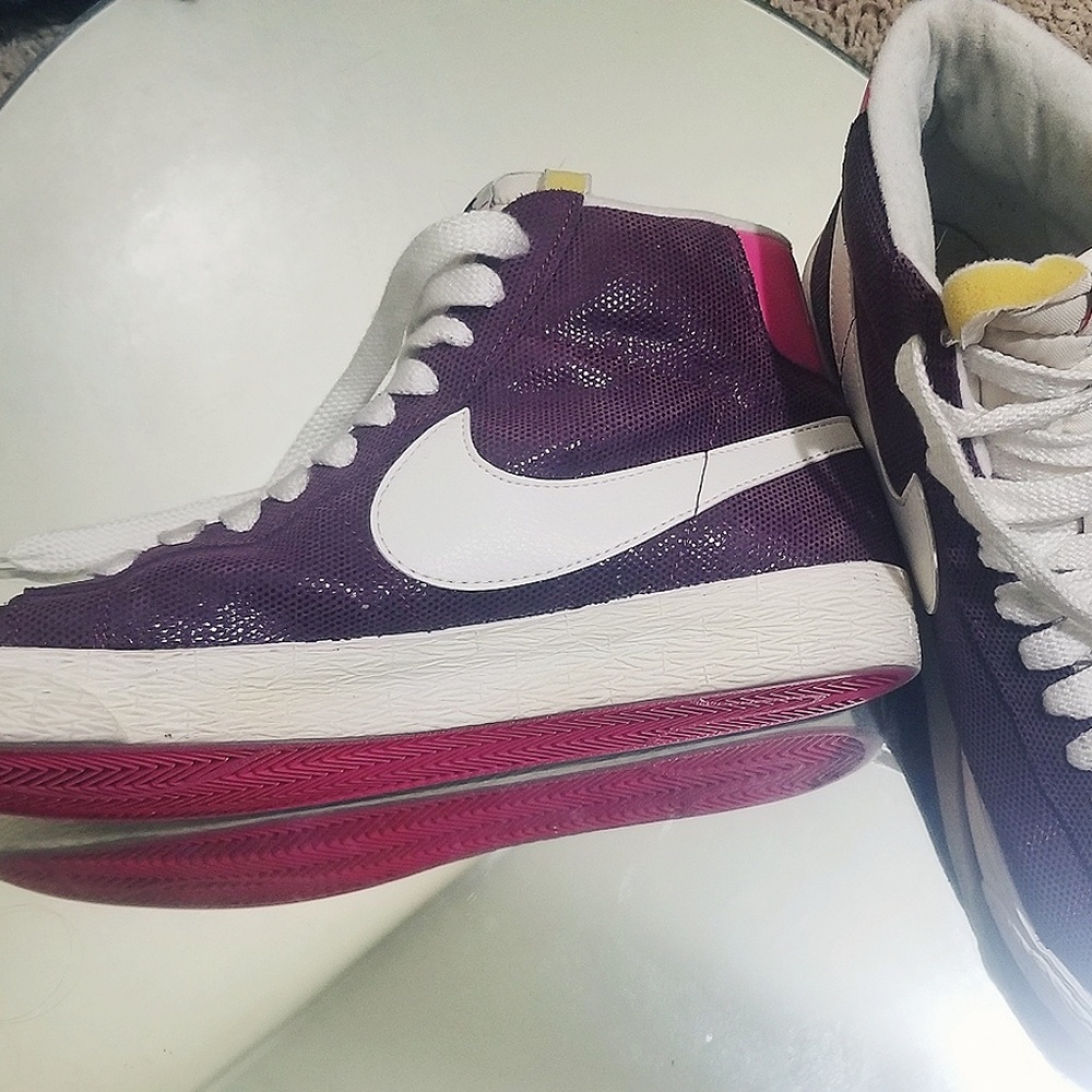 NIKE Women's Blazer Mid Suede 8.5